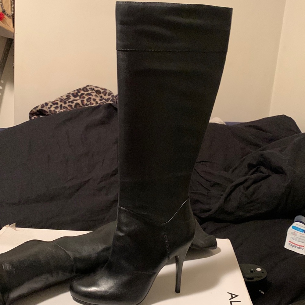 Black tall leather boots NWT